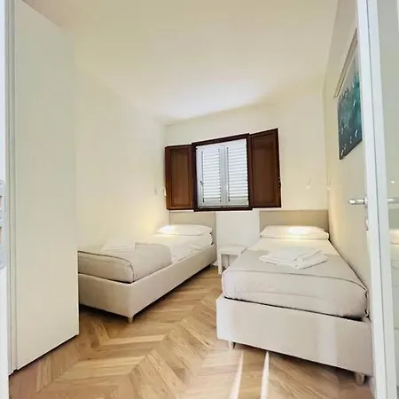 Estia Holiday home